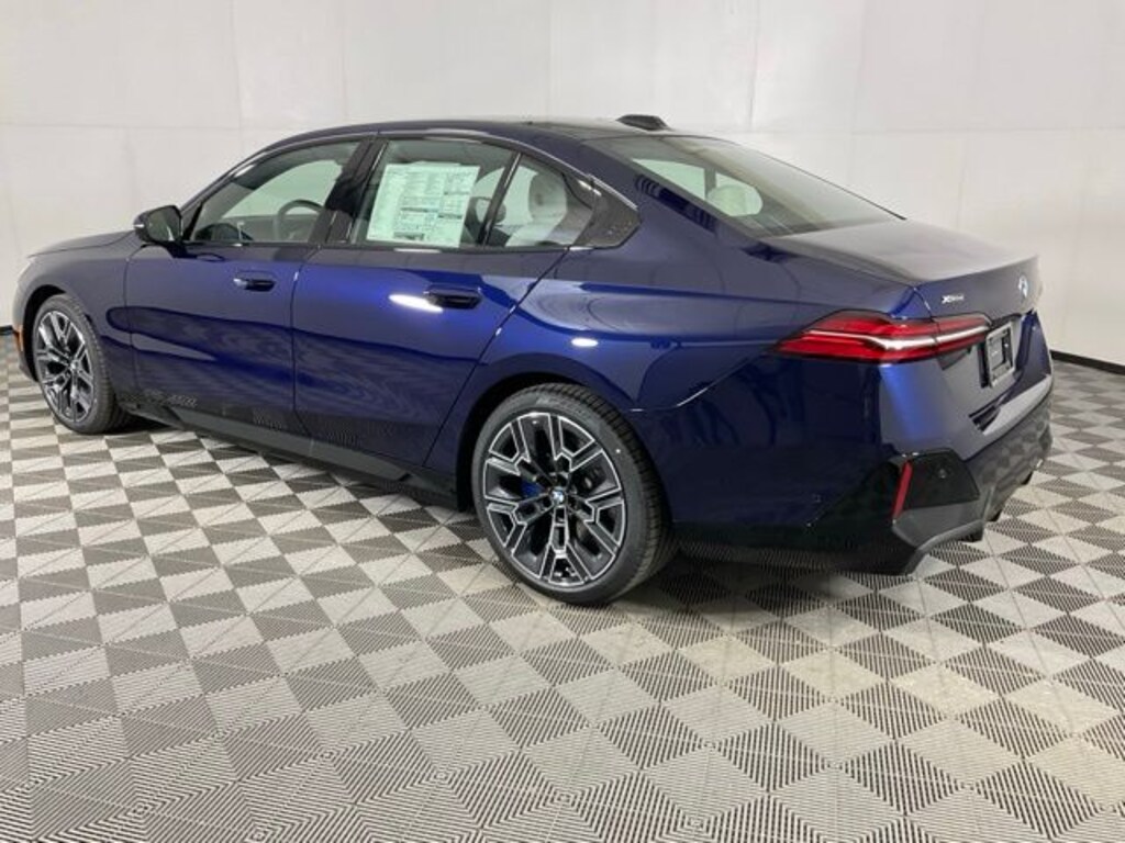 New 2026 BMW 530i xDrive Sedan