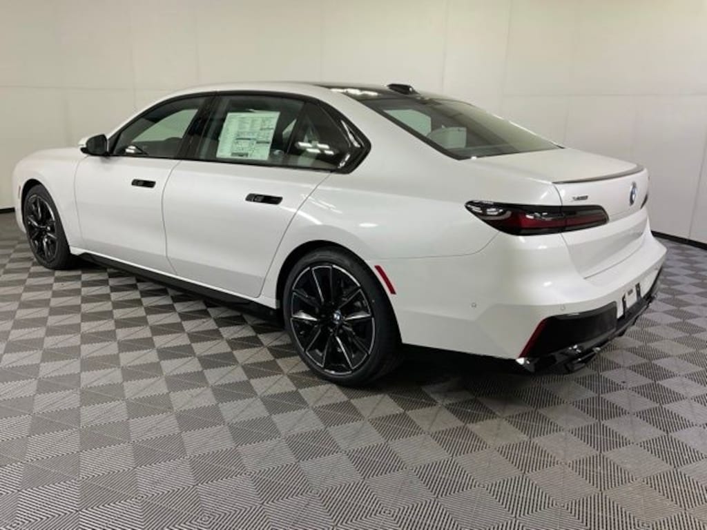 New 2026 BMW 760i xDrive Sedan
