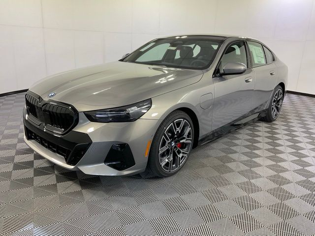 2026 BMW 5 Series 550e's photo