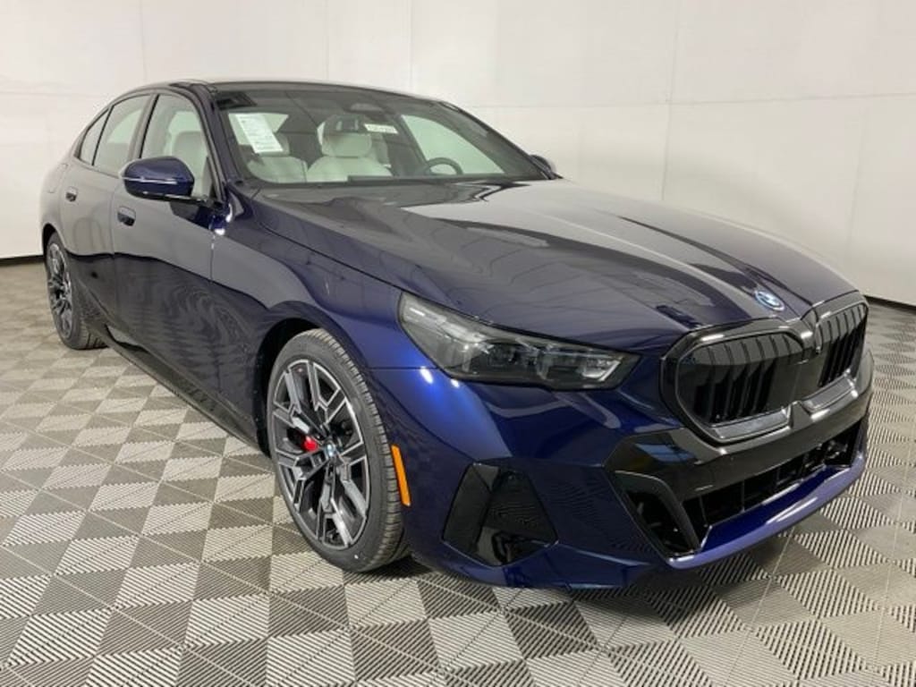 New 2026 BMW 550e xDrive Sedan