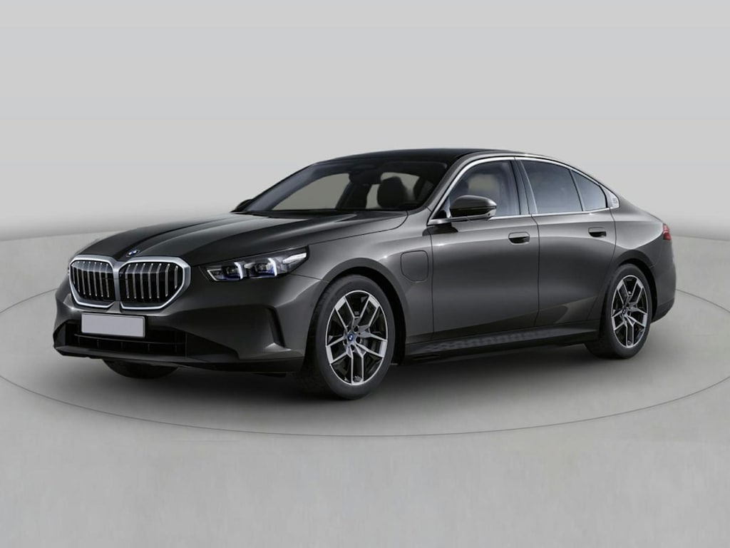 New 2026 BMW 550e xDrive Sedan