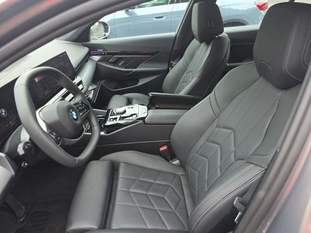 2024 Bmw 530i xDrive photo 2