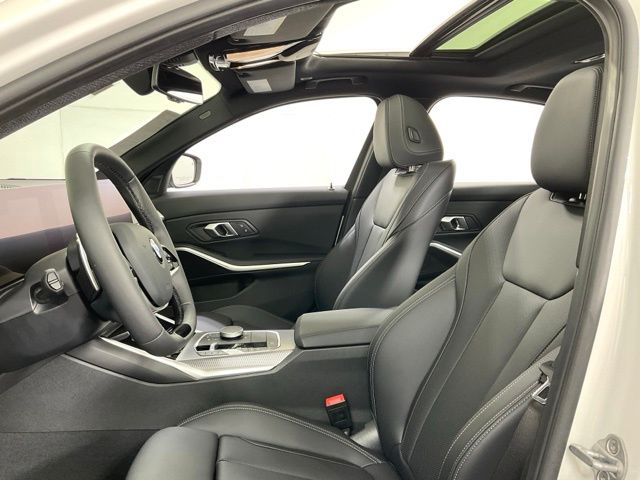 2025 BMW 3 Series 330i - Photo 31