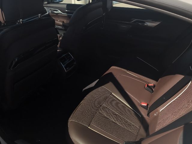 2016 Bmw 750i xDrive Sedan photo 4