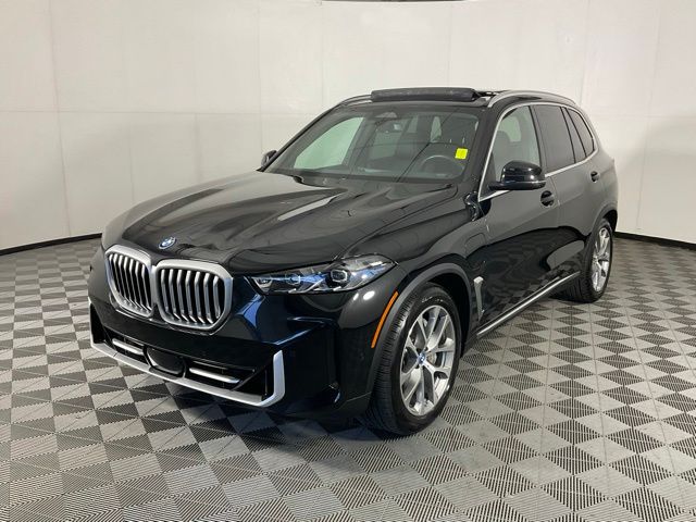 2025 BMW X5 xDrive50e's photo