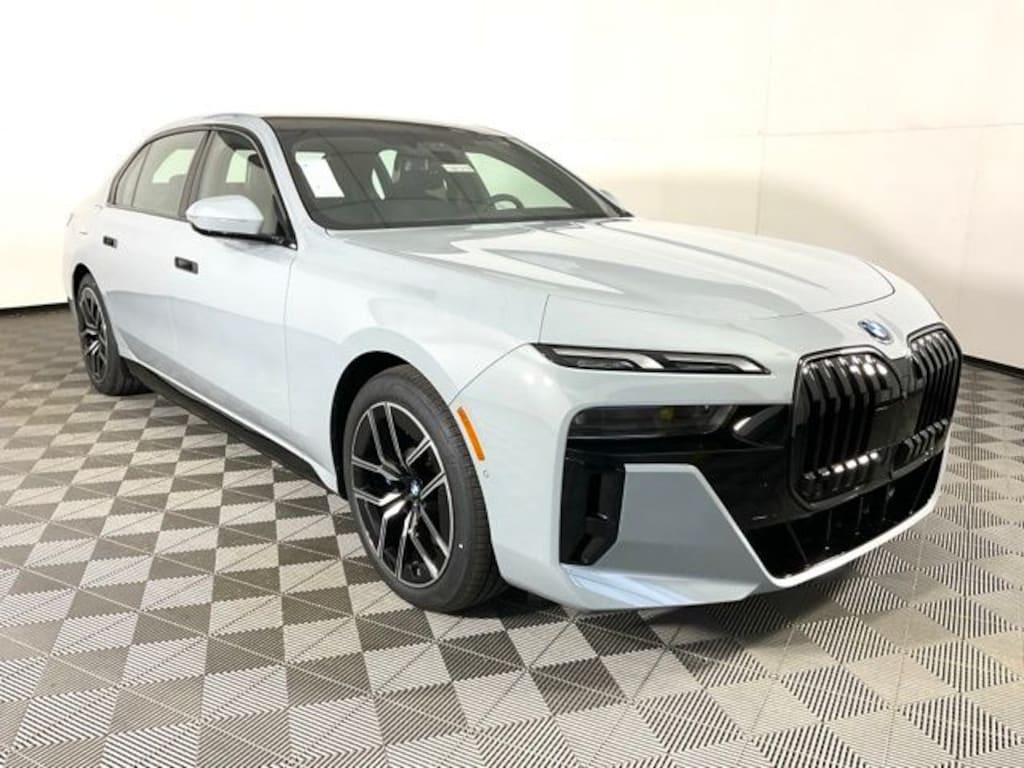 New 2025 BMW 750e xDrive Sedan