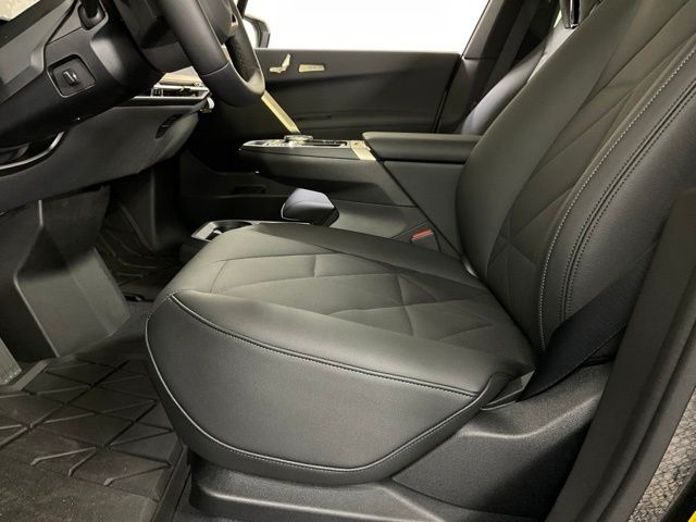 2026 BMW iX 45 - Photo 31