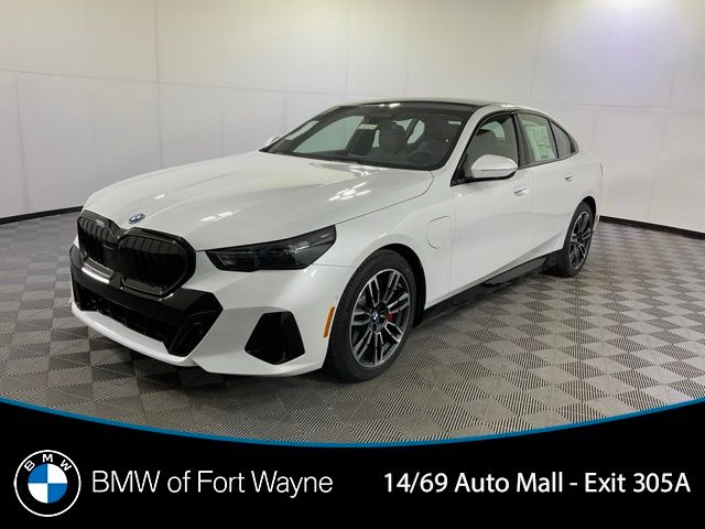 2026 BMW 5 Series 550e xDrive Sedan's photo