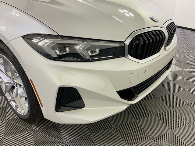 2025 BMW 3 Series 330i - Photo 8