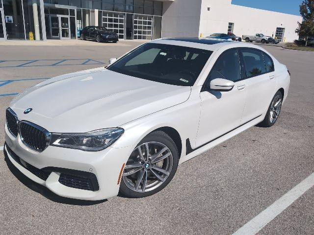 2016 Bmw 750i xDrive Sedan photo 2