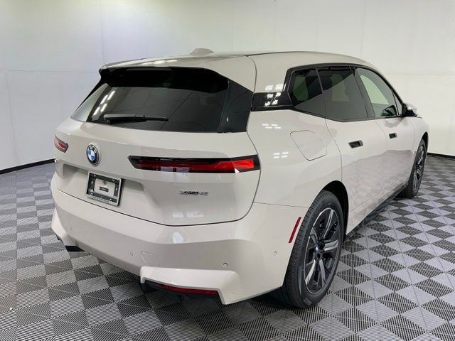 2026 BMW iX 45 - Photo 6