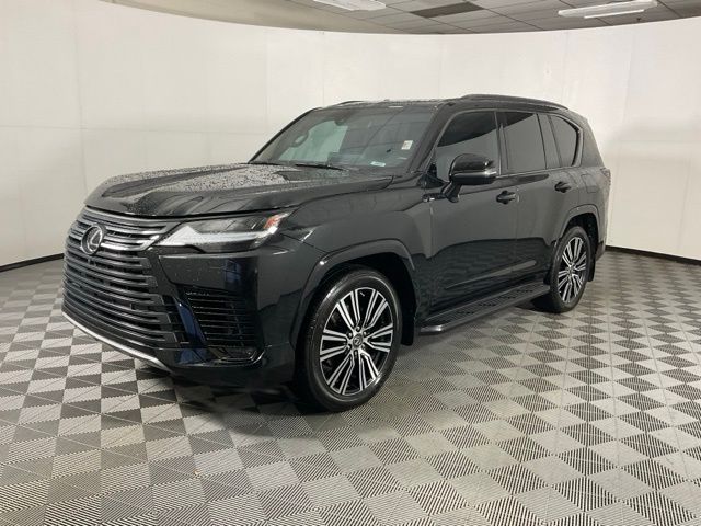 2023 Lexus LX Luxury's photo