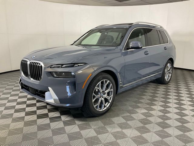 2026 BMW X7 40i's photo