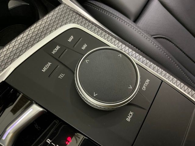 2025 BMW 3 Series 330i - Photo 23