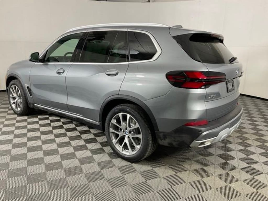 New 2026 BMW X5 xDrive40i SUV