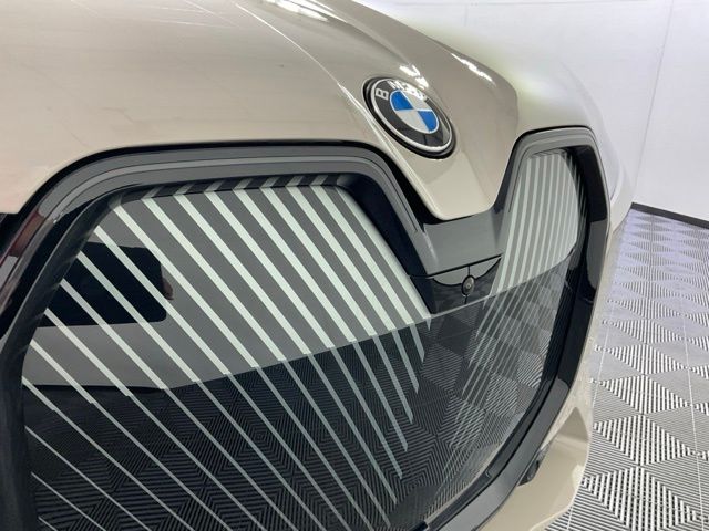 2026 BMW iX 45 - Photo 8