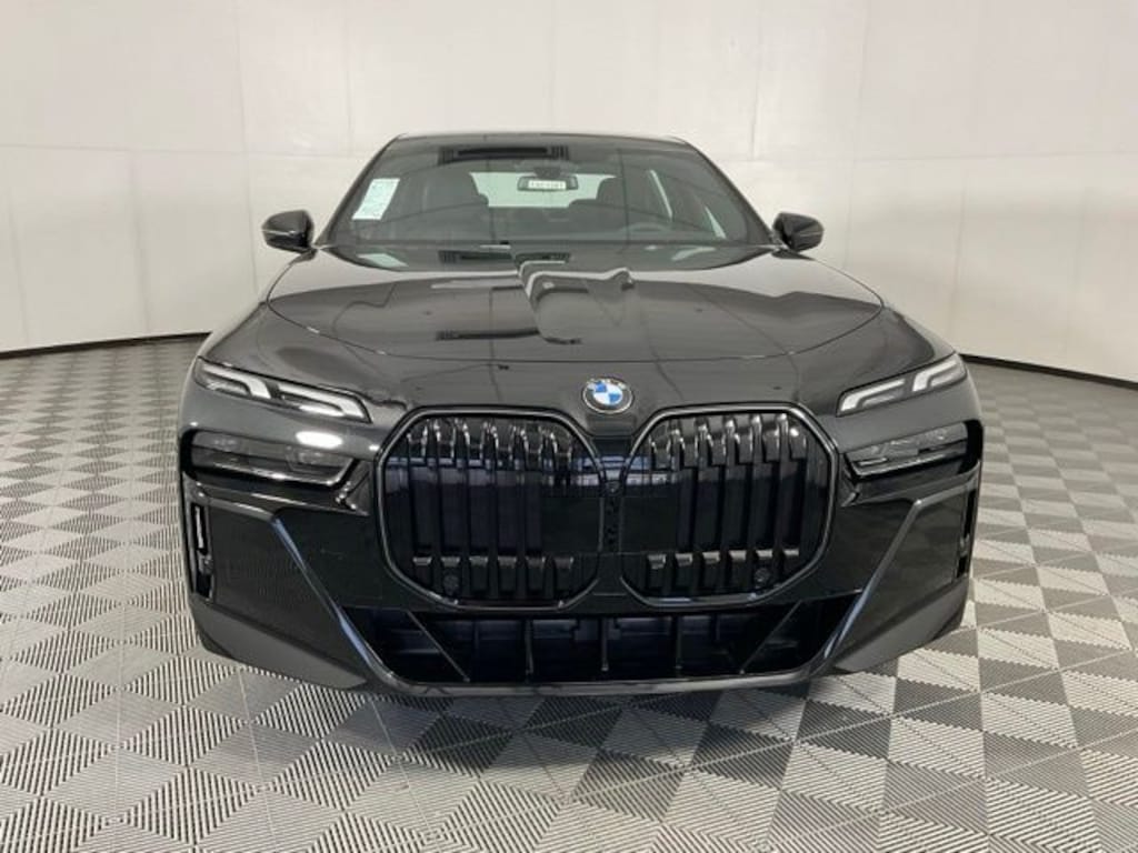 New 2026 BMW 740i xDrive Sedan