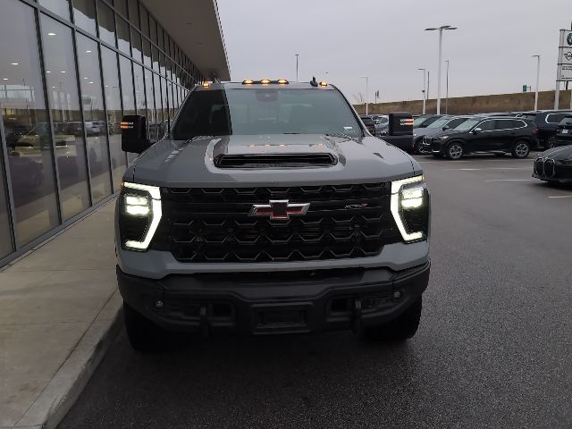 2024 Chevrolet Silverado 2500HD ZR2 photo 2