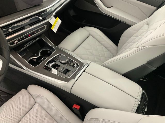 2026 BMW X7 40i - Photo 22