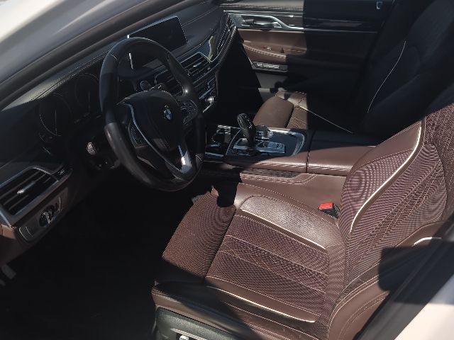 2016 Bmw 750i xDrive Sedan photo 3