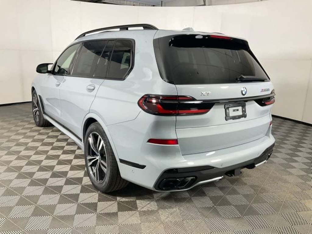 New 2026 BMW X7 M60i SUV