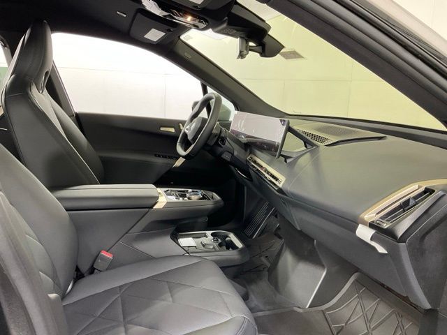 2026 BMW iX 45 - Photo 33