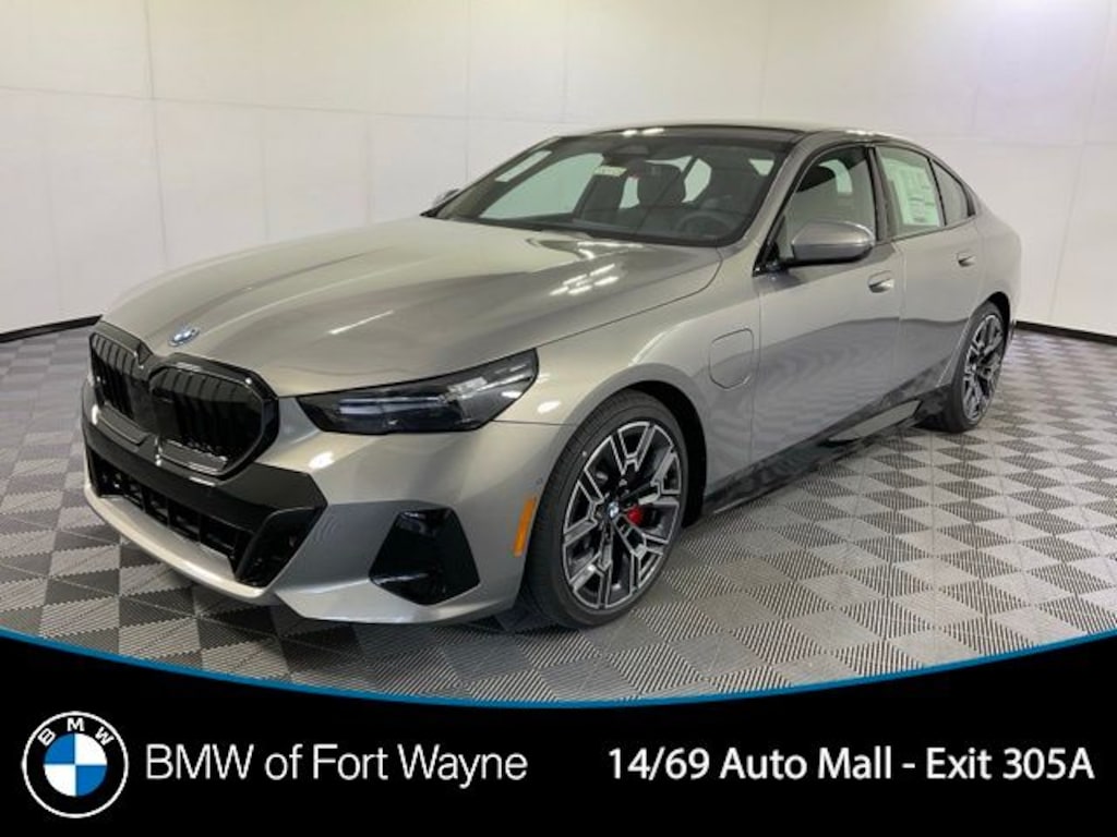 New 2026 BMW 550e xDrive Sedan