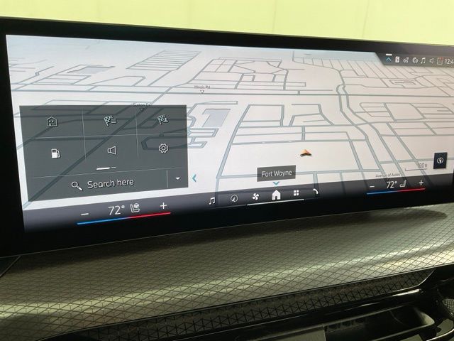 2025 BMW 3 Series 330i - Photo 12