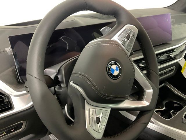2026 BMW X7 40i - Photo 24