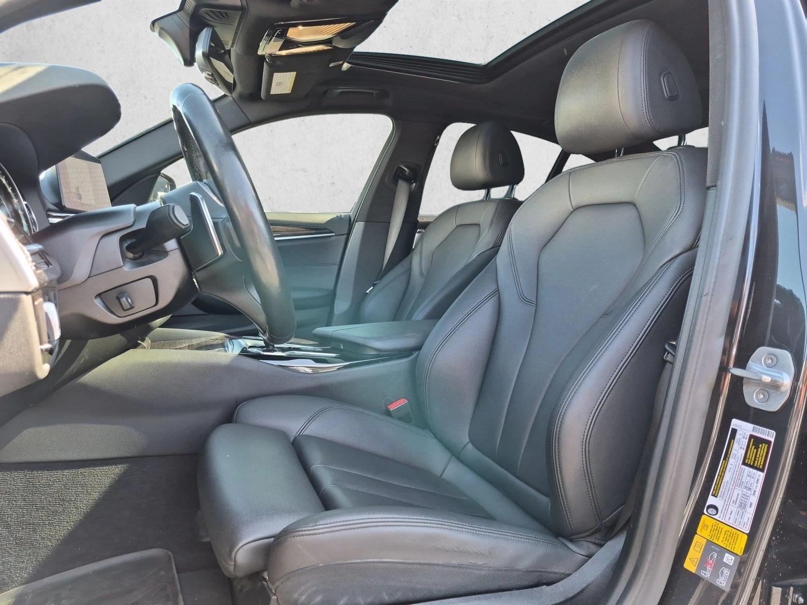 2019 BMW 5 Series 530e - Photo 14