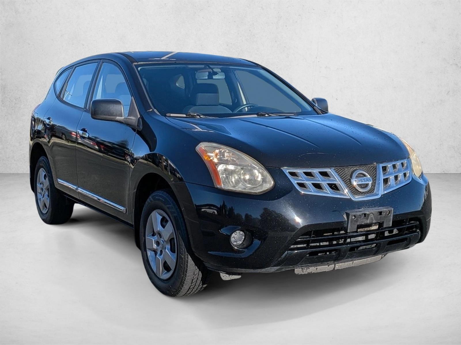 2013 Nissan Rogue S photo 2