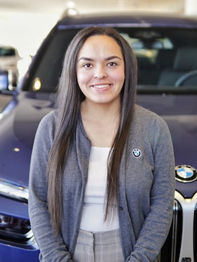 Staff member Miranda Sierra from ID_b902562d19cf