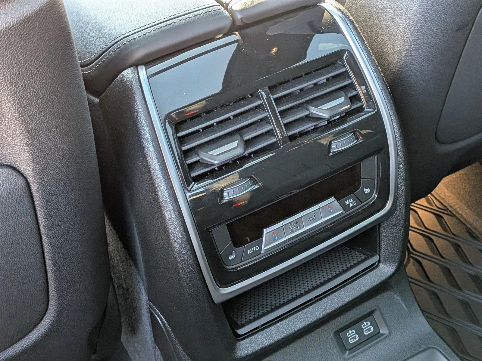 2025 BMW X7 M60i - Photo 18