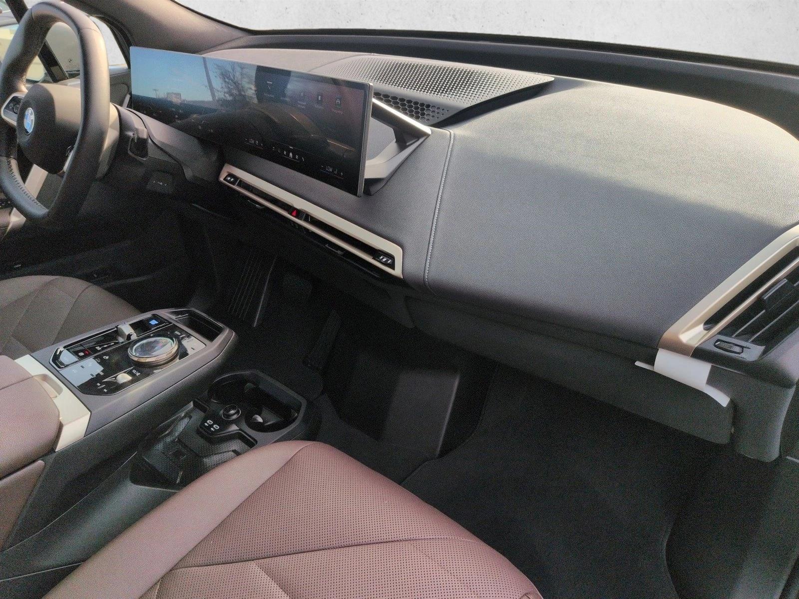 2026 BMW iX 60 - Photo 23