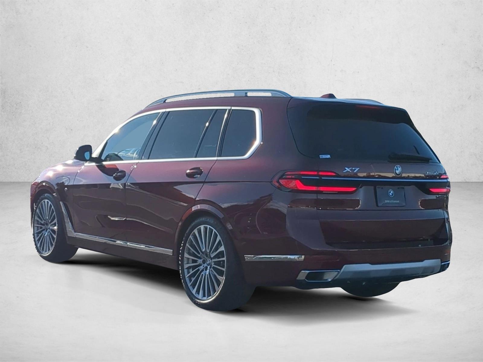2025 BMW X7 xDrive40i photo 3
