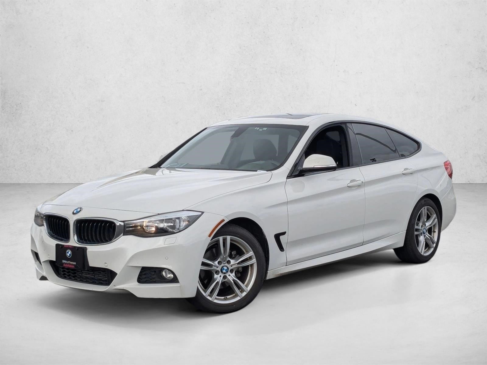 2016 BMW 3 Series 328i's photo