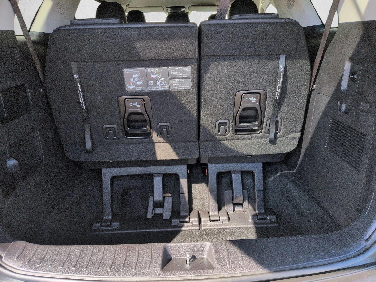 2025 Kia Carnival photo 5