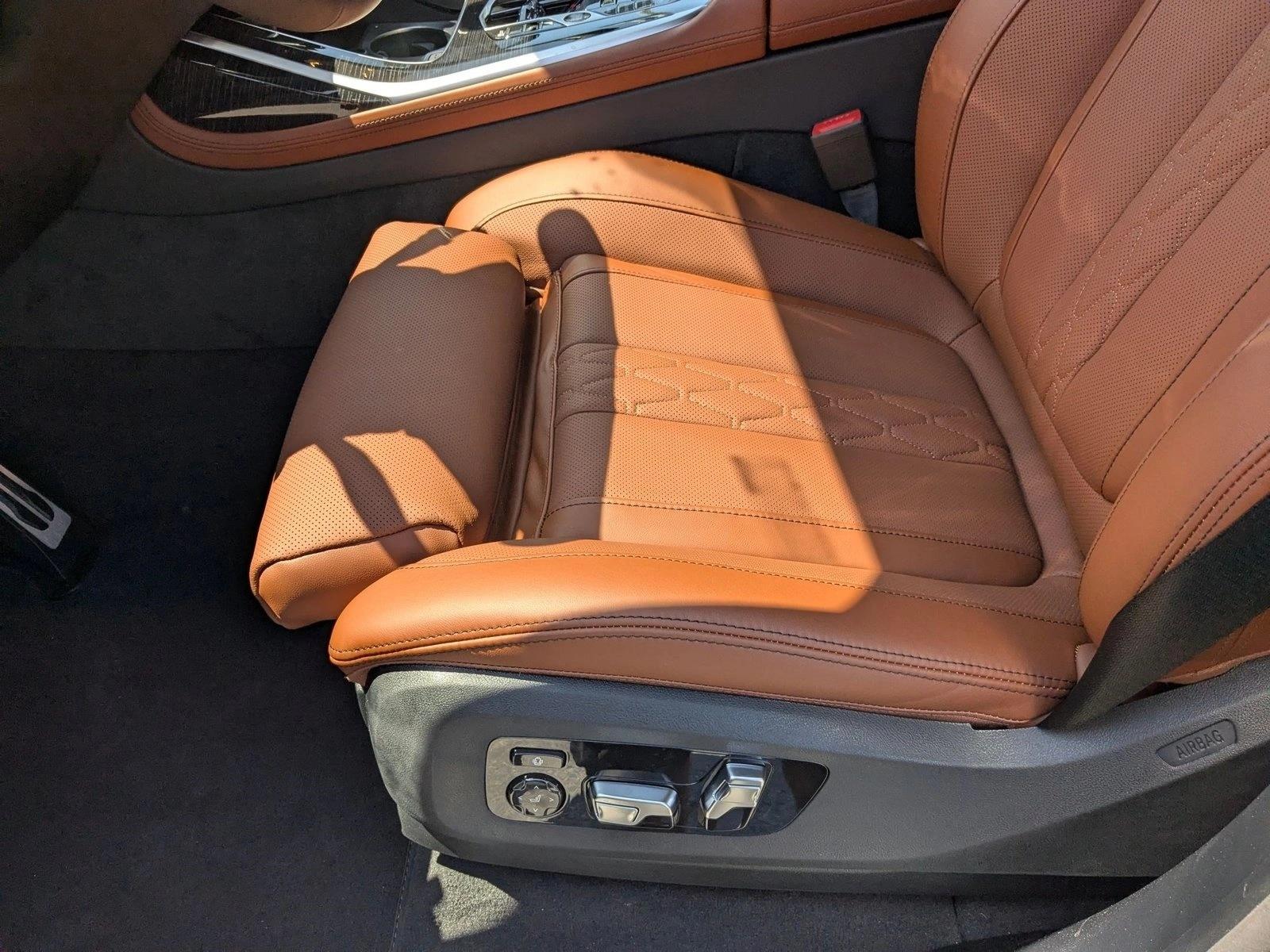 2026 BMW X7 M60i photo 4