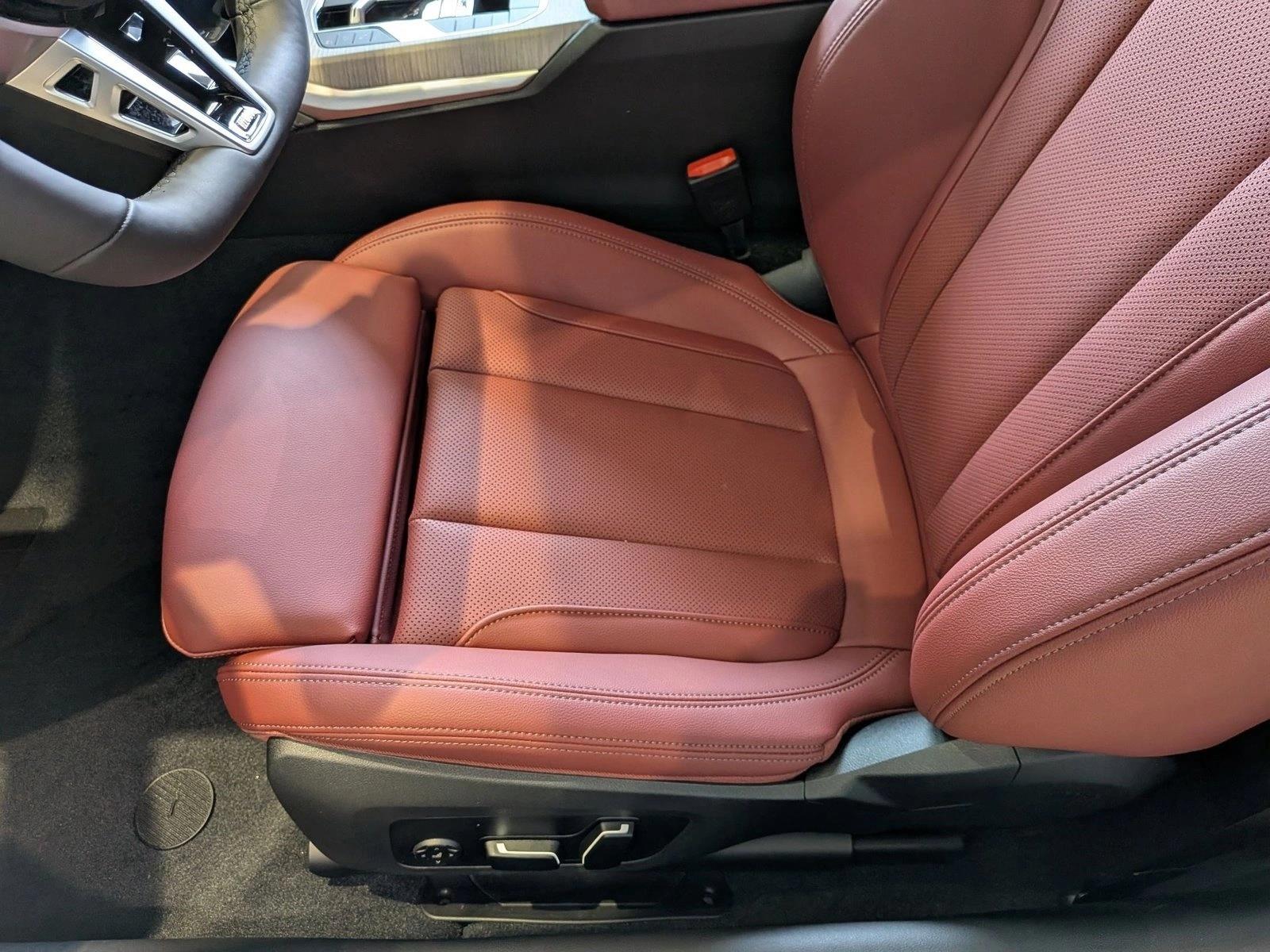 2025 BMW 230i photo 4