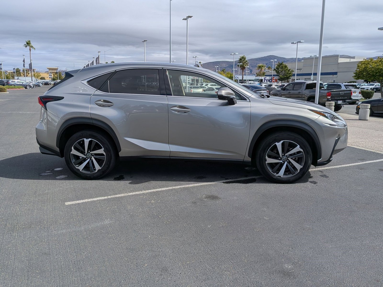 2020 Lexus NX 300 Premium photo 3