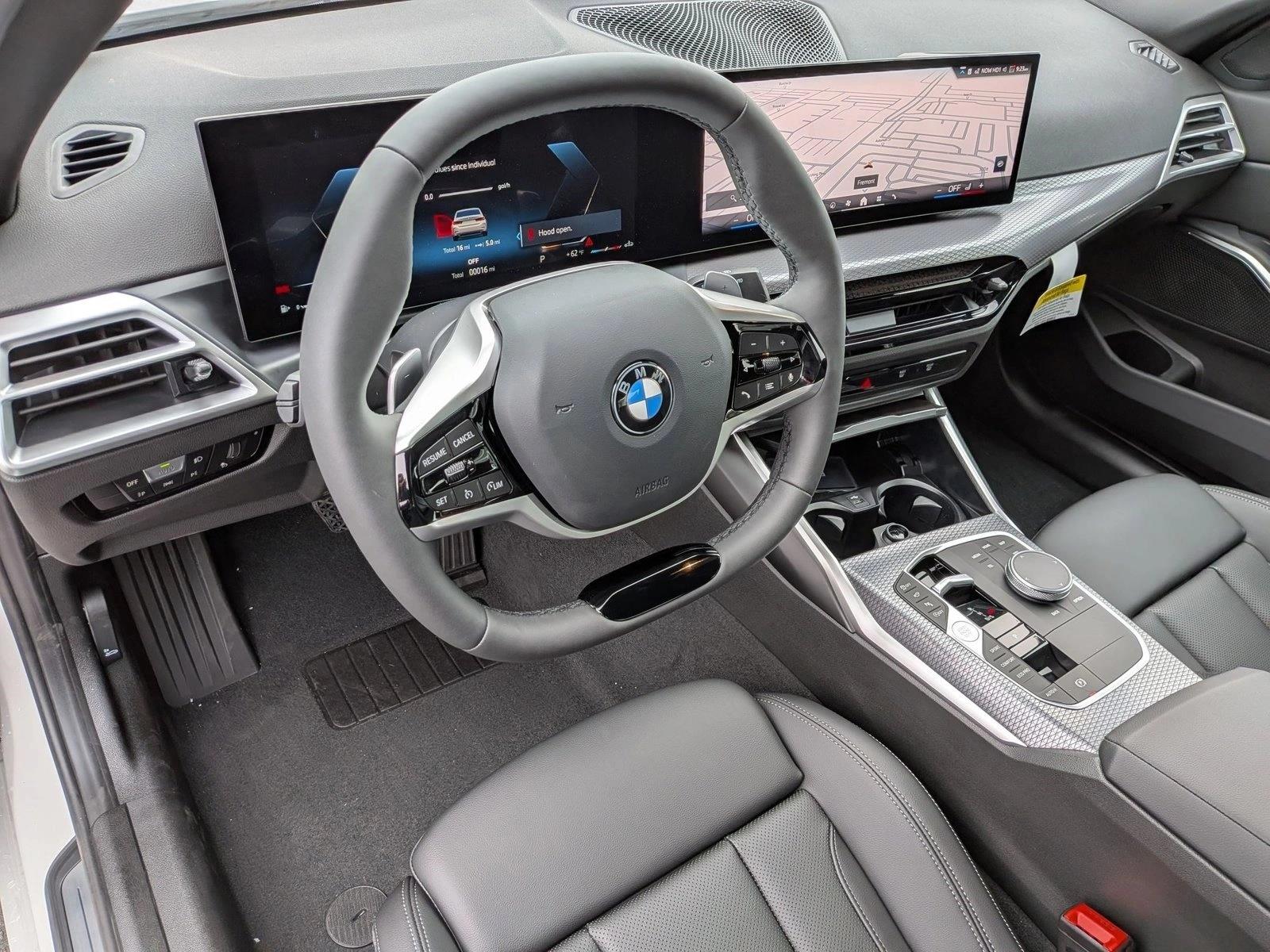 2025 BMW 330i photo 3