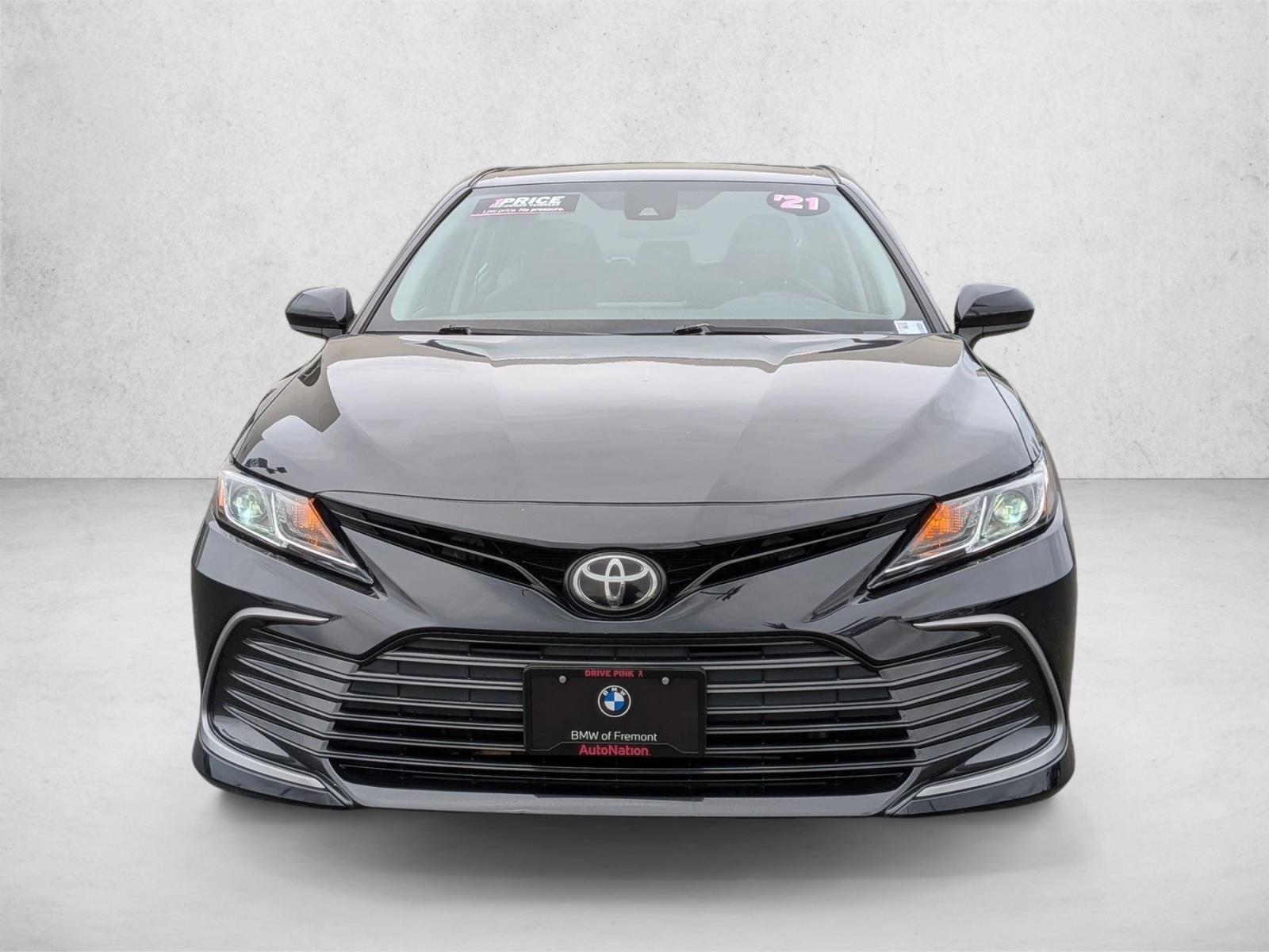 2021 Toyota Camry LE photo 2
