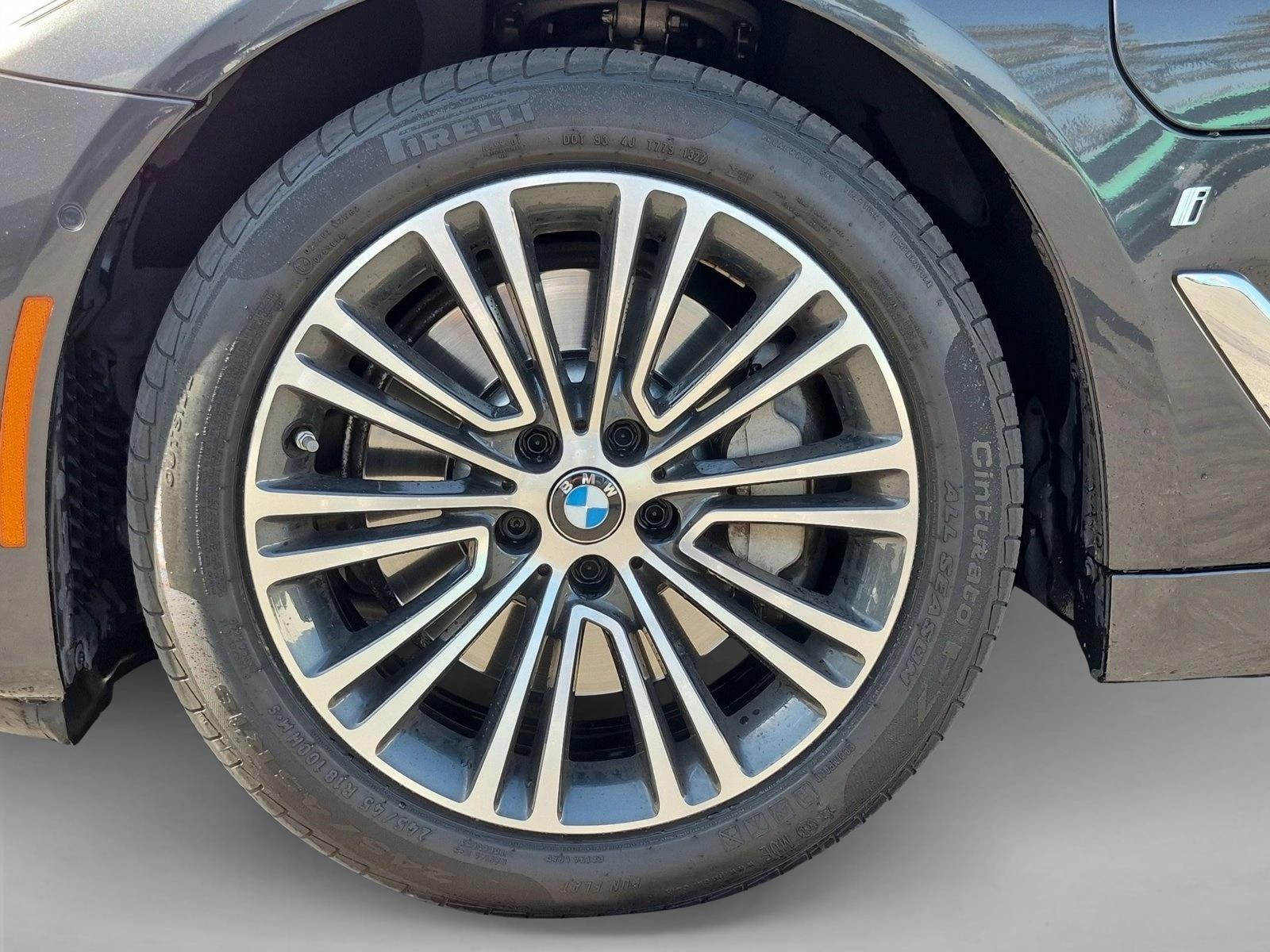 2019 BMW 5 Series 530e - Photo 15