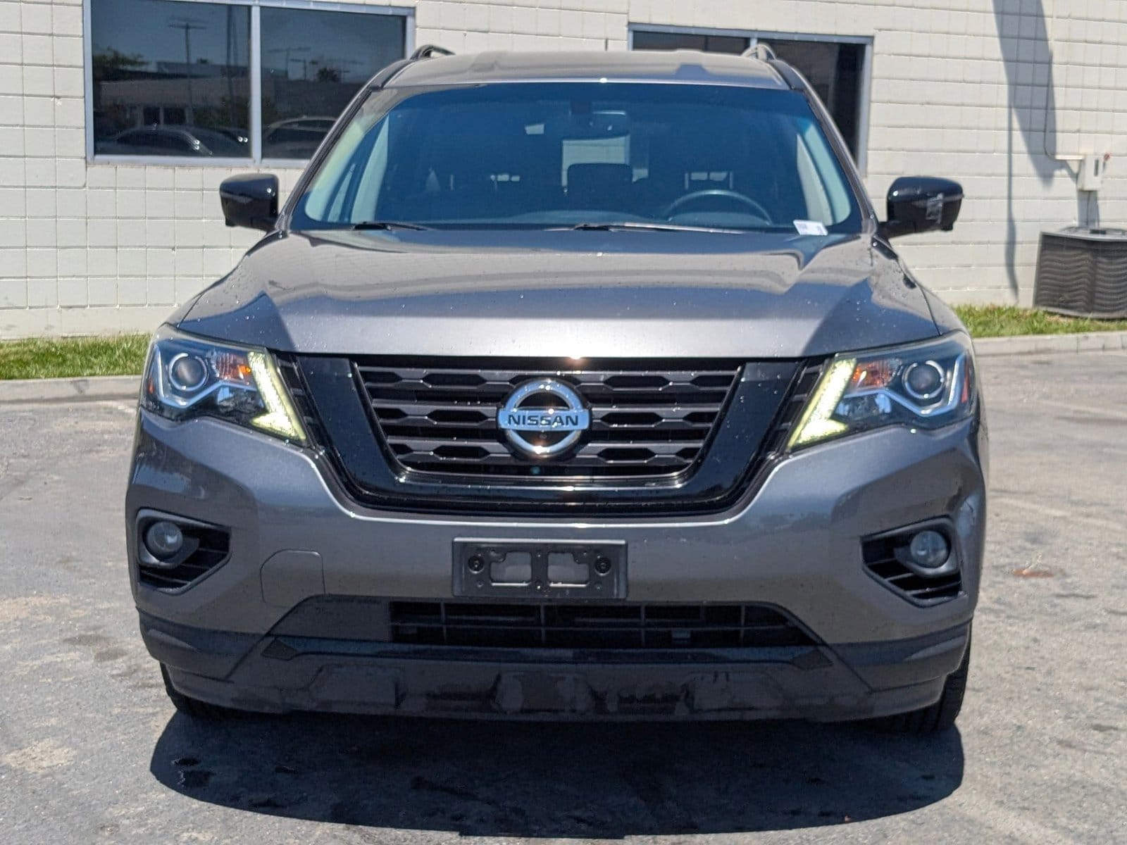Used 2018 Nissan Pathfinder SL with VIN 5N1DR2MM8JC643059 for sale in Fremont, CA