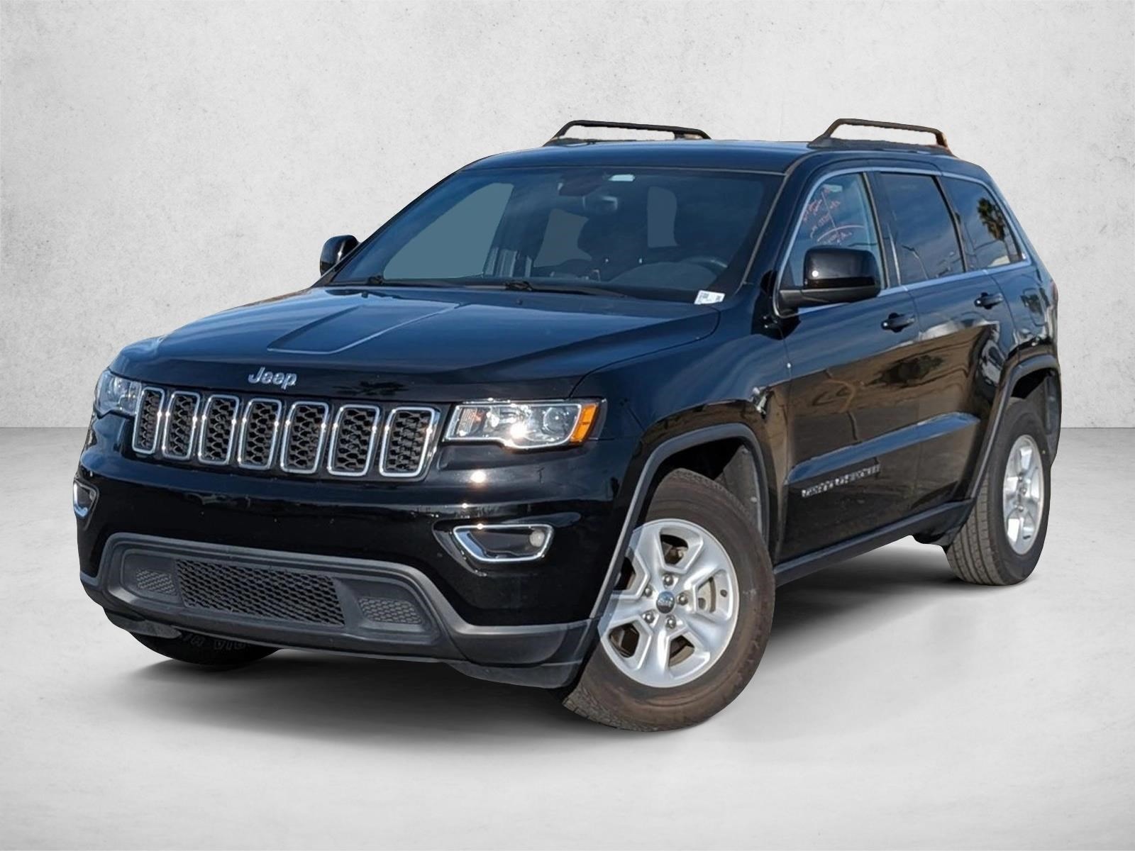 2017 Jeep Grand Cherokee Laredo's photo