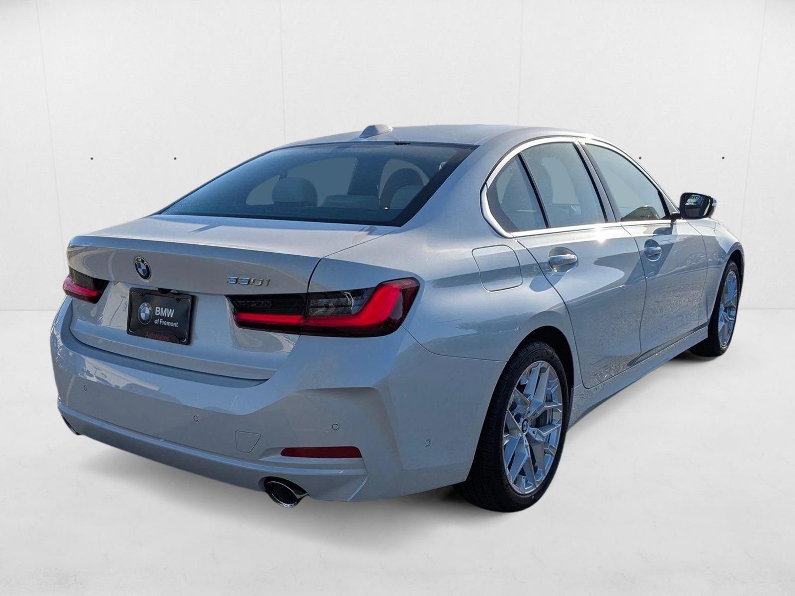 2025 Bmw 330i photo 2