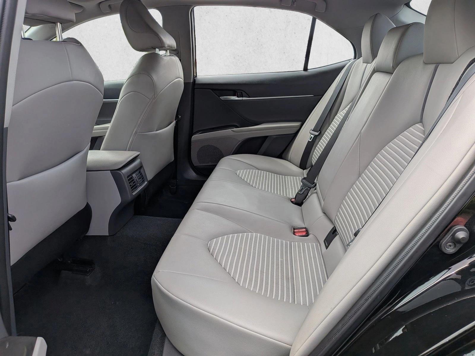2023 Toyota Camry SE - Photo 18