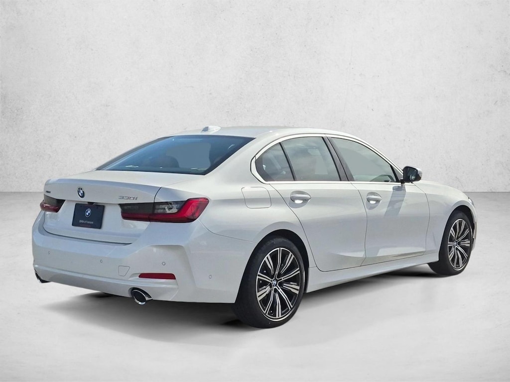 New 2026 BMW 330i xDrive Sedan