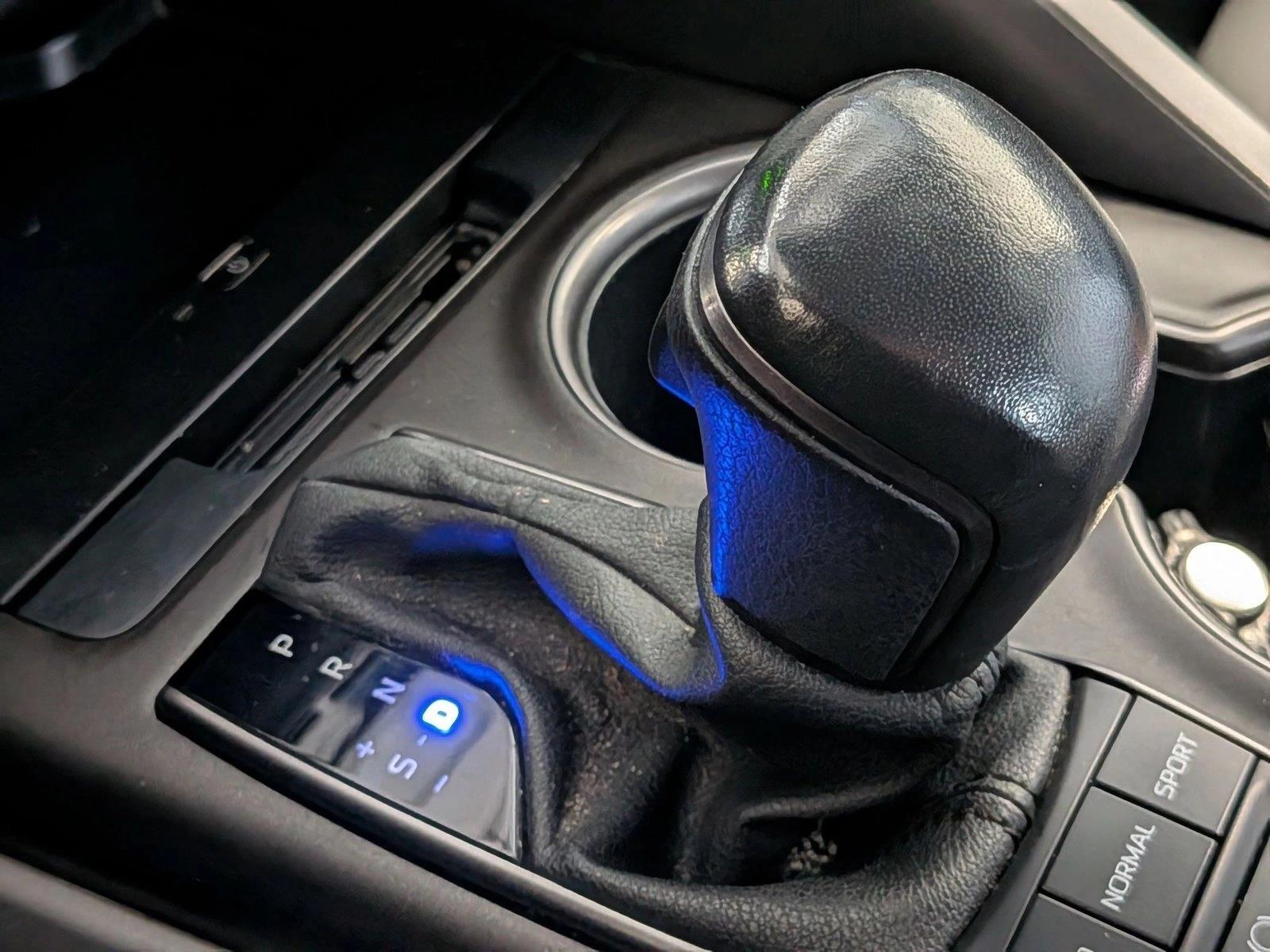2023 Toyota Camry SE - Photo 12