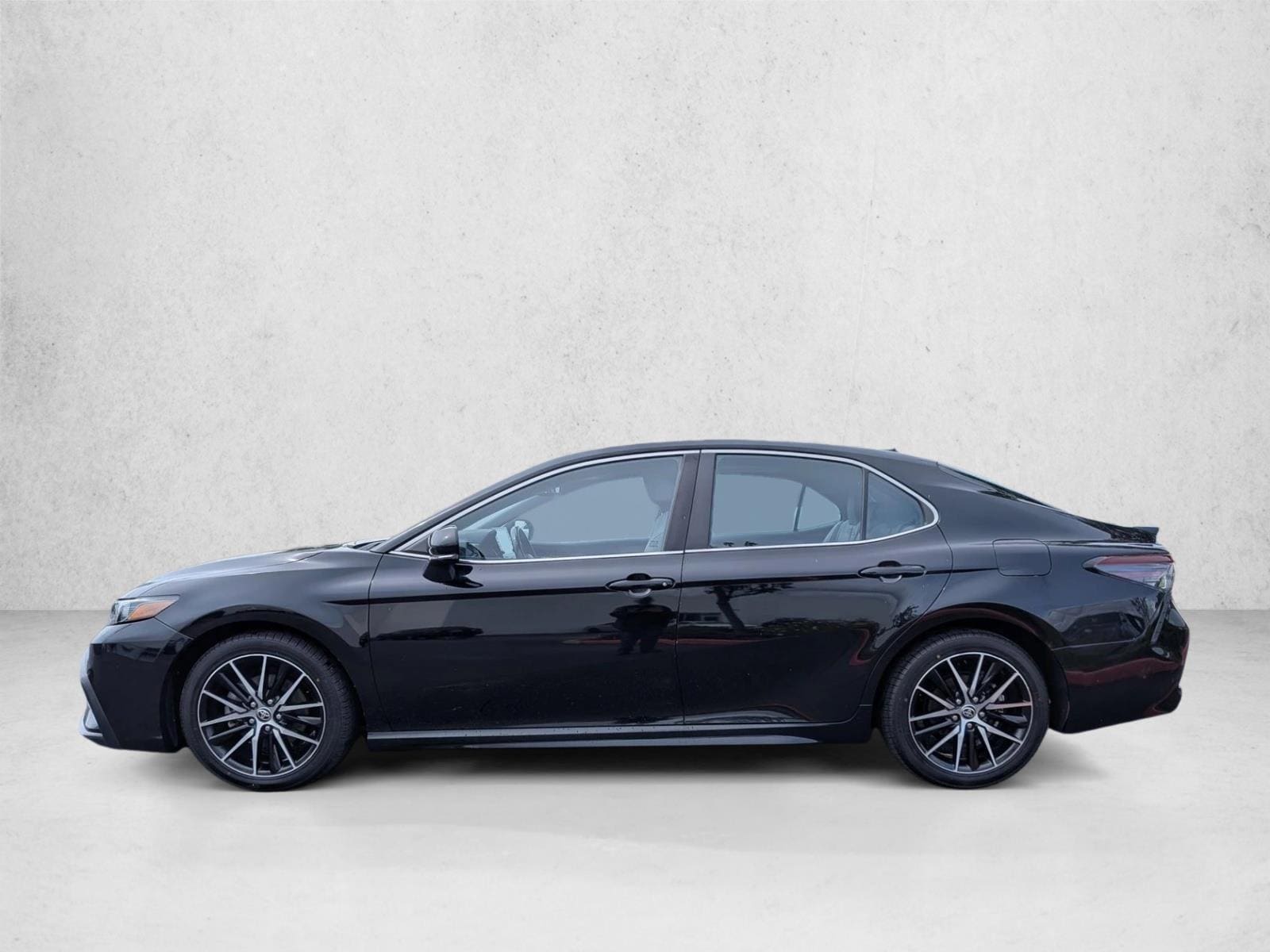 2023 Toyota Camry SE - Photo 9